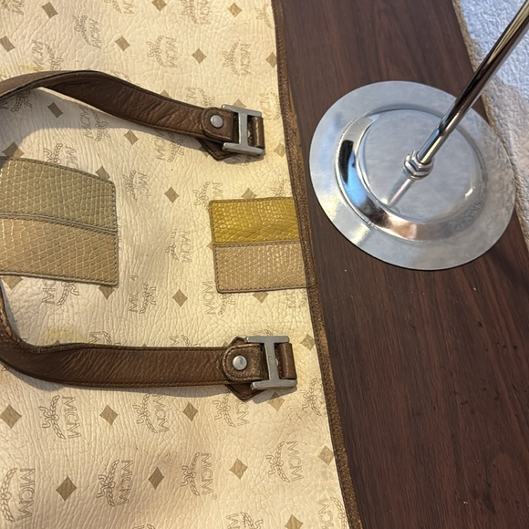 MCM Princess Lion Tote- Vintage - Picture 9 of 10